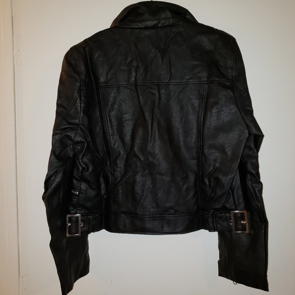 LAST ONE! 💥💥Plus Size Vegan Leather Jacket - Picture 6 of 8